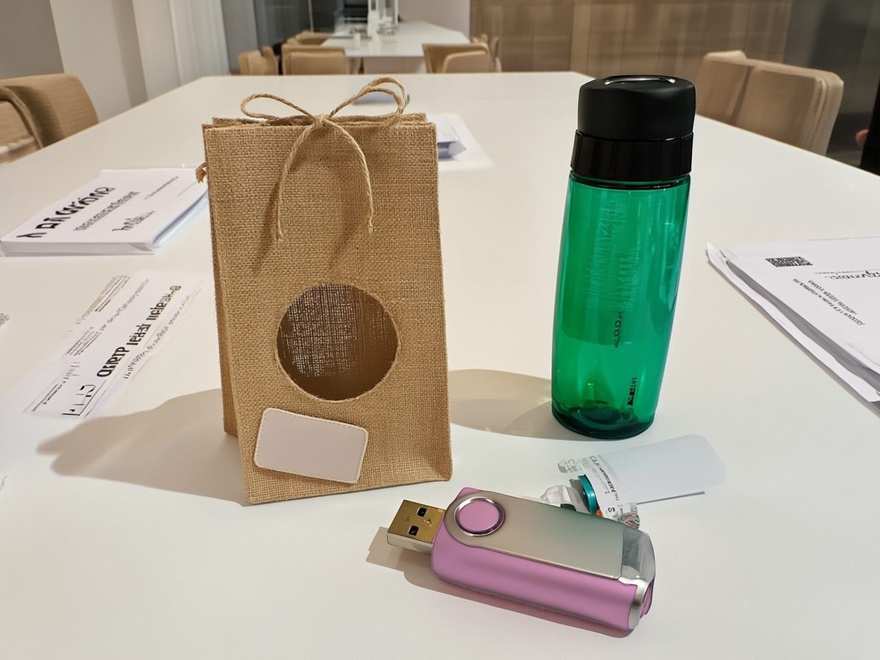 Kit promocional para congresos y convenciones