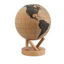 Esfera del mundo promocional de corcho y madera de 15 cm de diámetro con base desmontable y tachuelas – BT-ARO-0049