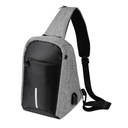 Mochila promocional de poliéster con puerto USB para carga de smartphone – BT-ARV-0055